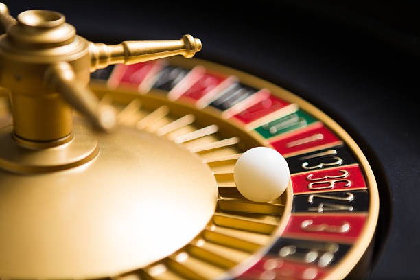 Live Three Card Poker table at plaza4d login with dealer and player cards visible